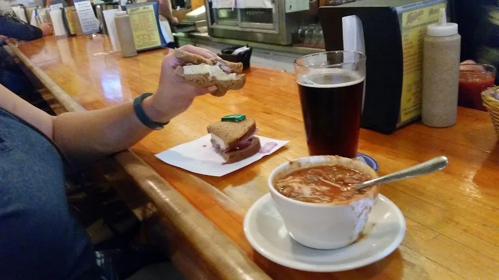 Limbuger Sandwich and Chili